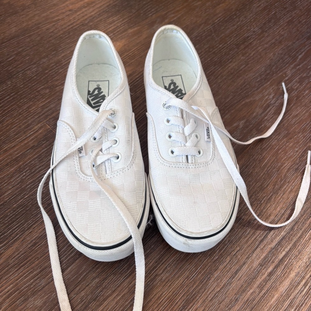 Worn once vans lace up women platform shoes in white checkerboard - Picture 4 of 4
